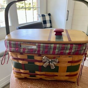 Longaberger 2008 Christmas collection basket